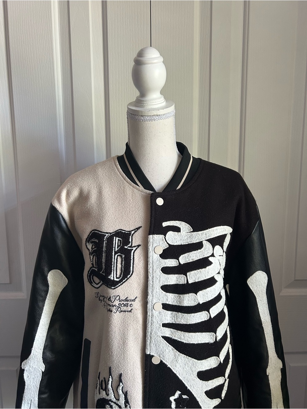 MAN Boohoo Men Jacket, Black & White, Embroidered Skeleton Accents, Size Medium - Picture 2 of 6